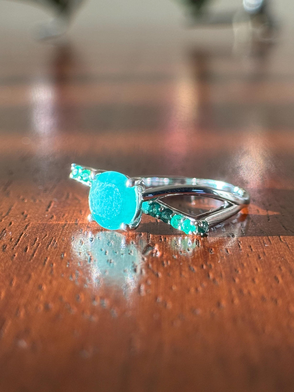 Natural Emerald Ring – Unique Infinity Ring