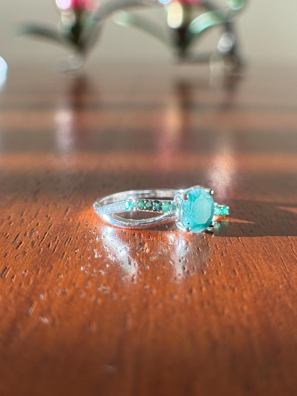 Natural Emerald Ring – Unique Infinity Ring